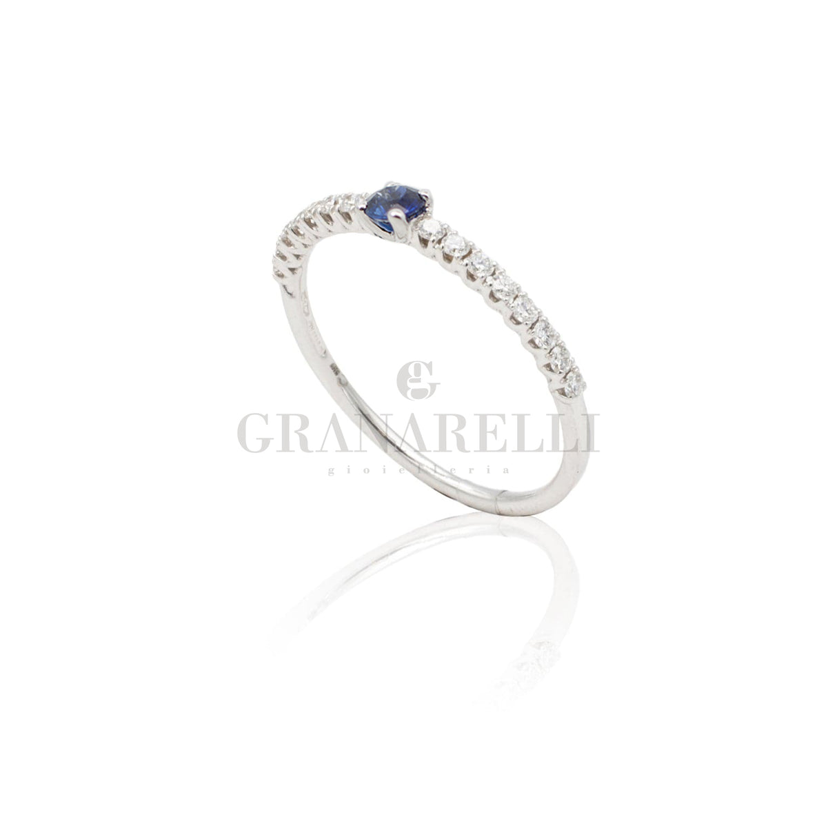 Sapphire ring and white gold dare