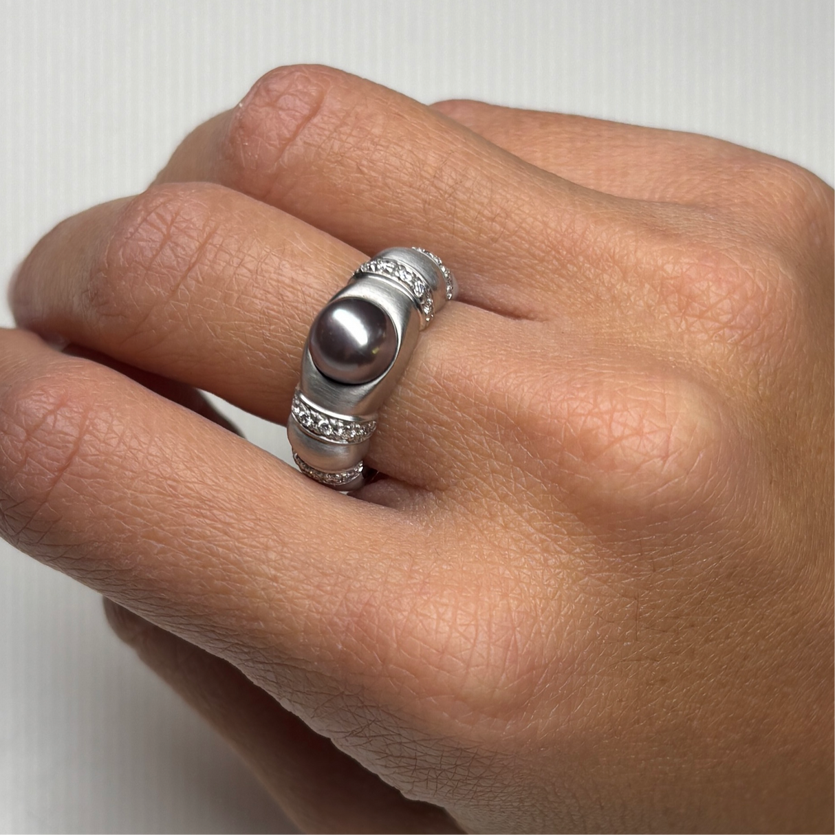 Anillo de corazón de zafiro y diamante