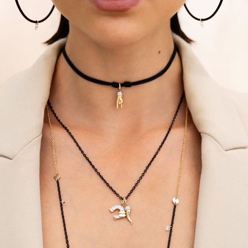 Collana catena verniciata, zirconi e medaglie