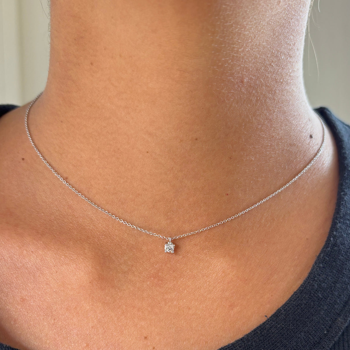 Girocollo Diamante Punto Luce 0.08kt In Oro Bianco