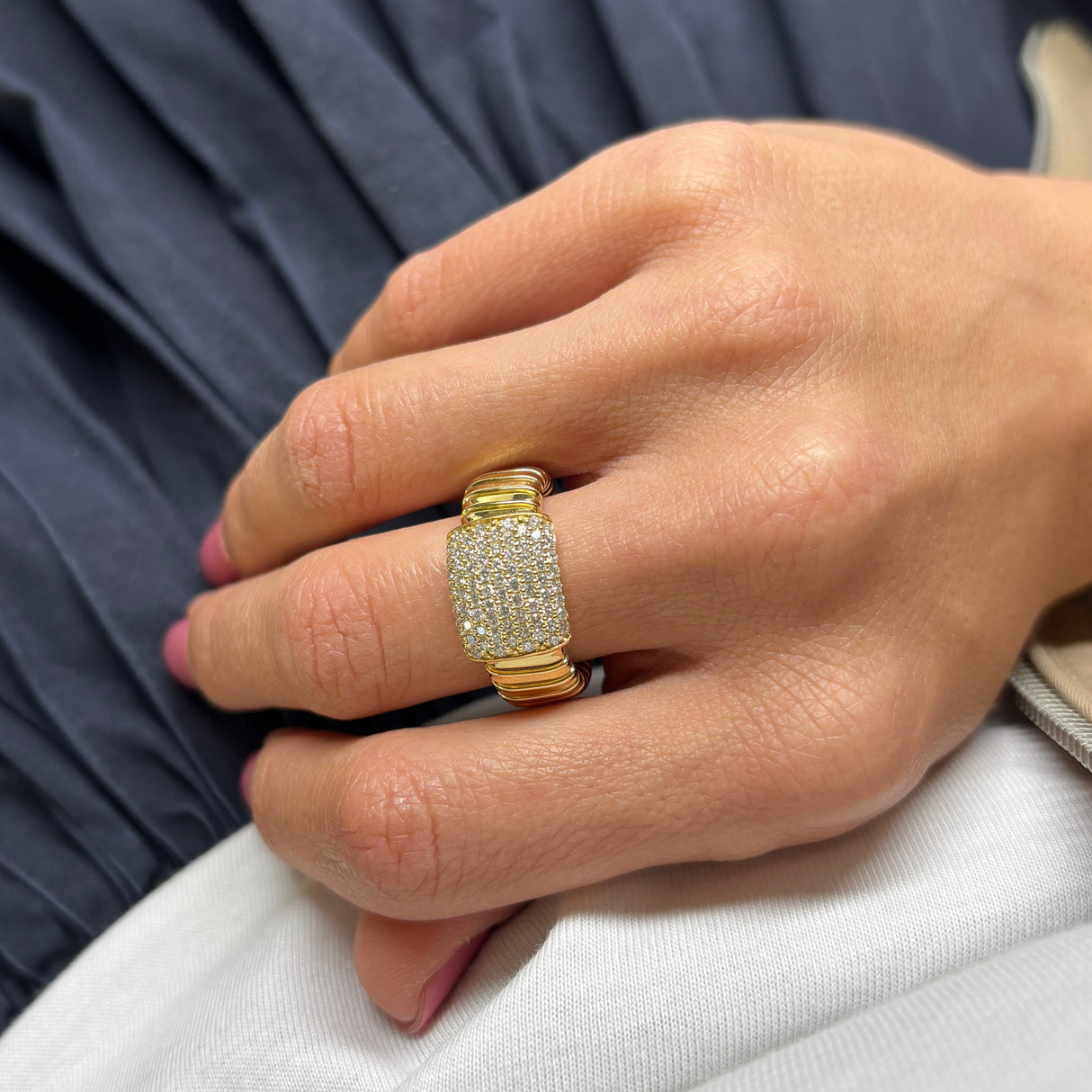 Anello Tubogas con Diamanti Bianchi