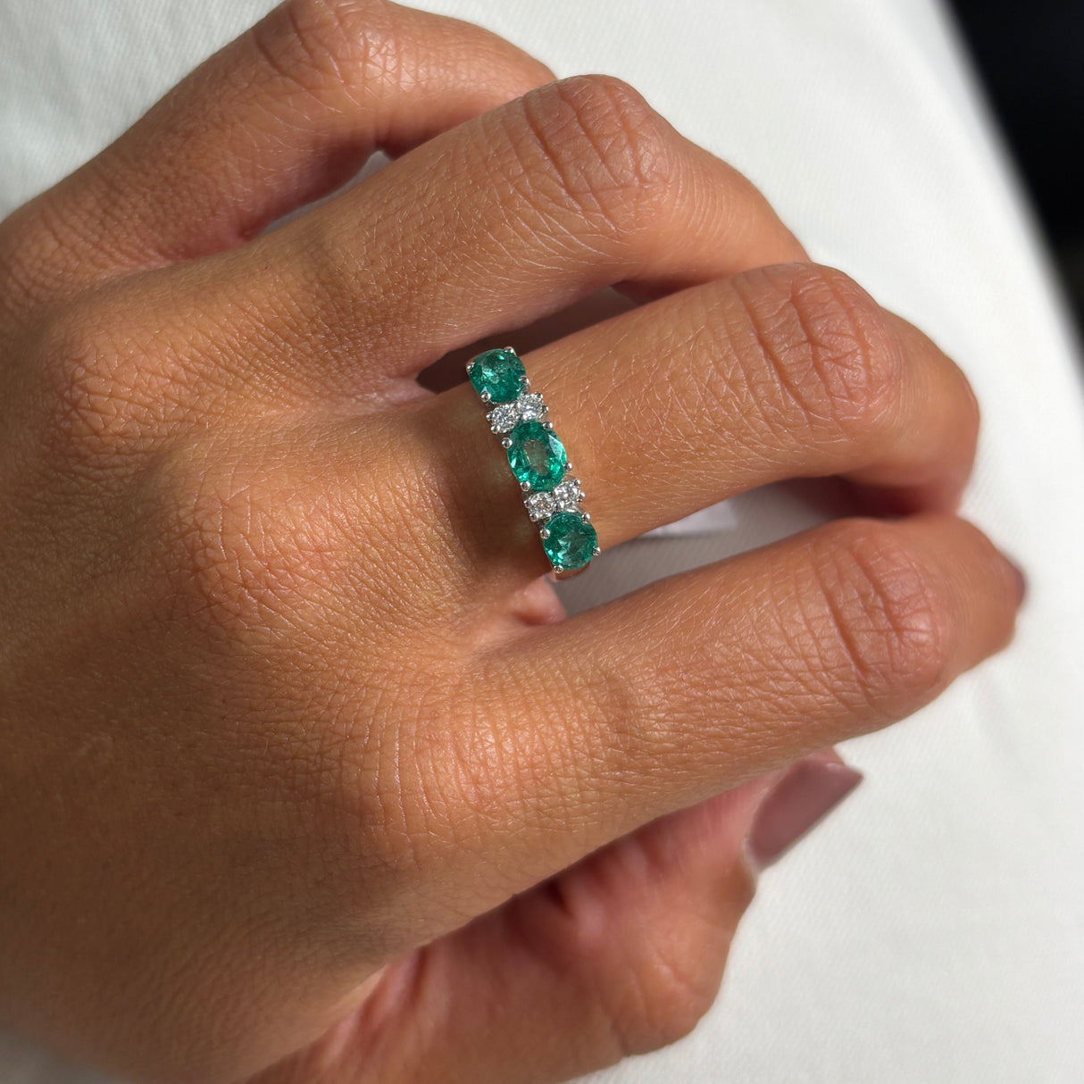 Anello Fedina 3 Smeraldi e Diamanti Bianchi