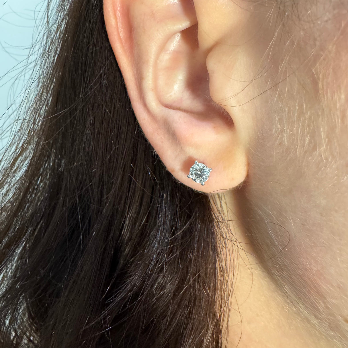 Orecchino Punto Luce Castone Calice 0.92kt