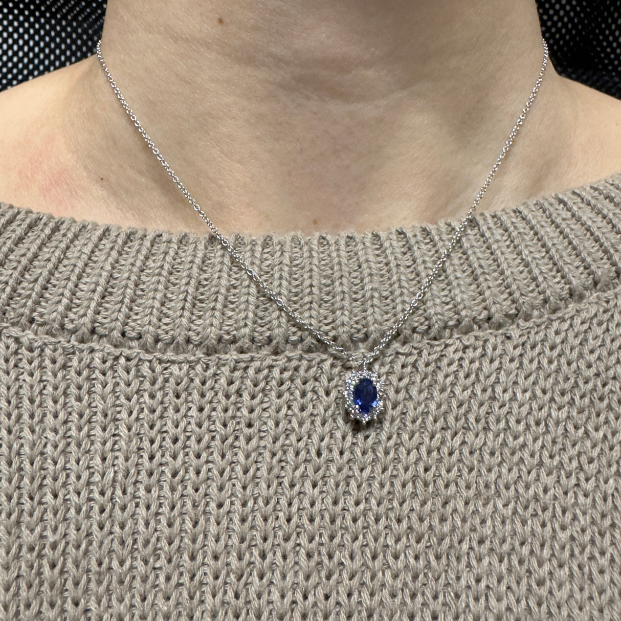 "Drop" Cortar el collar esmeralda