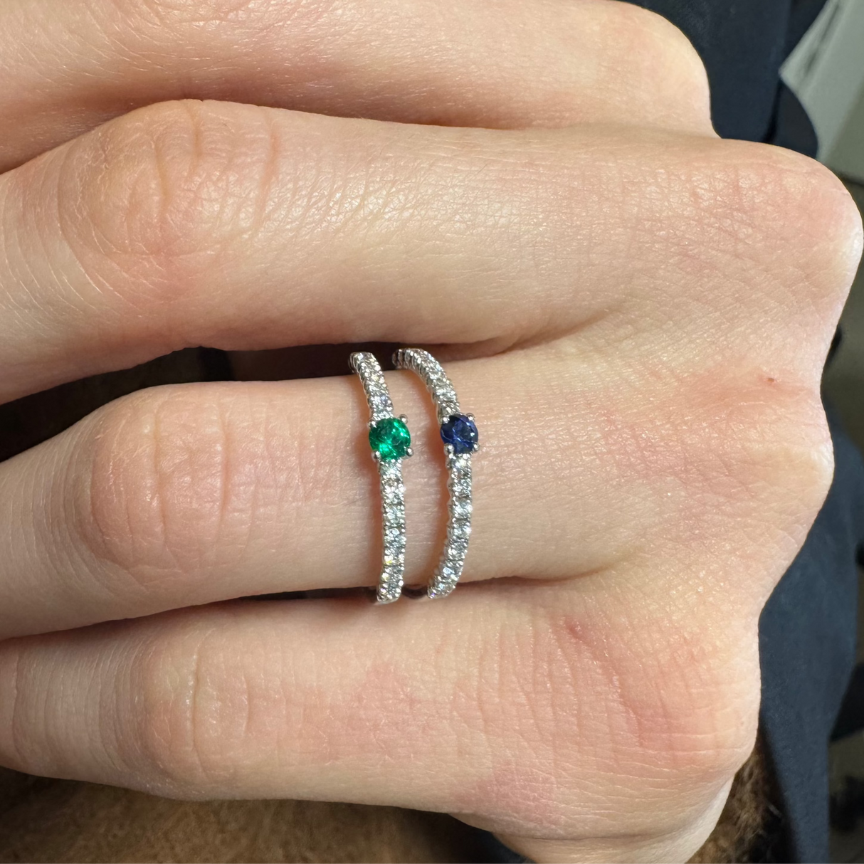 Sapphire ring and white gold dare