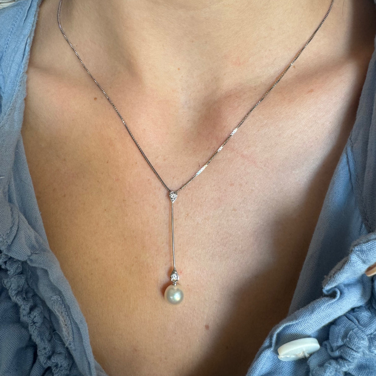 Pendientes de arrastre con diamantes.