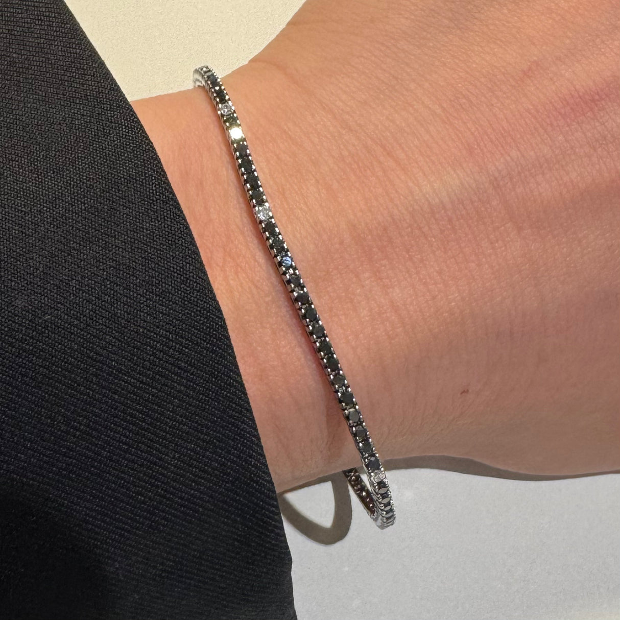 Bracciale Tennis Oro Bianco Diamanti Neri 2,3ct e Bianchi