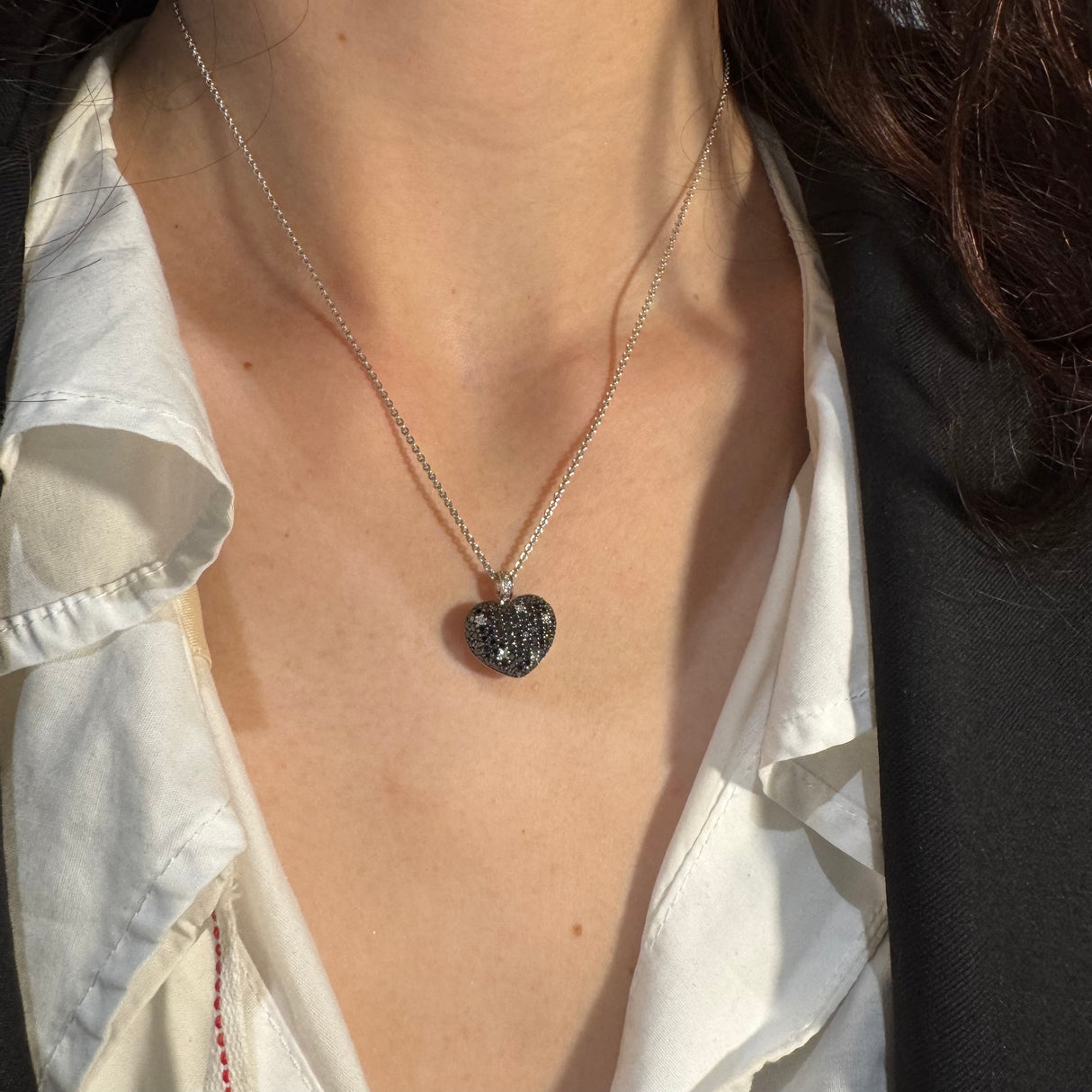 Girocollo Cuore Pavè in oro bianco diamanti bianchi e neri