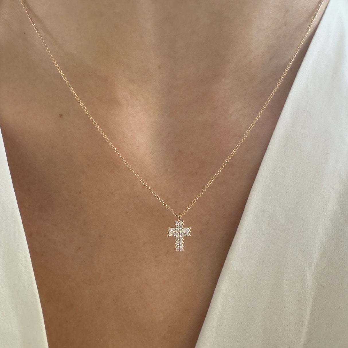 Girocollo Croce Pavè di Diamanti Oro Rosa-Girocolli-CRIVELLI-Gioielleria Granarelli