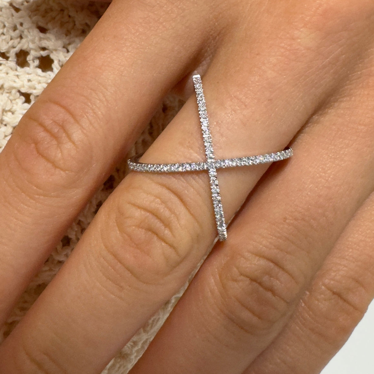 Anello Incrocio con Diamanti in Oro Bianco