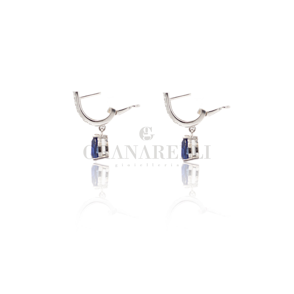 エメラルドオーバルイヤリング