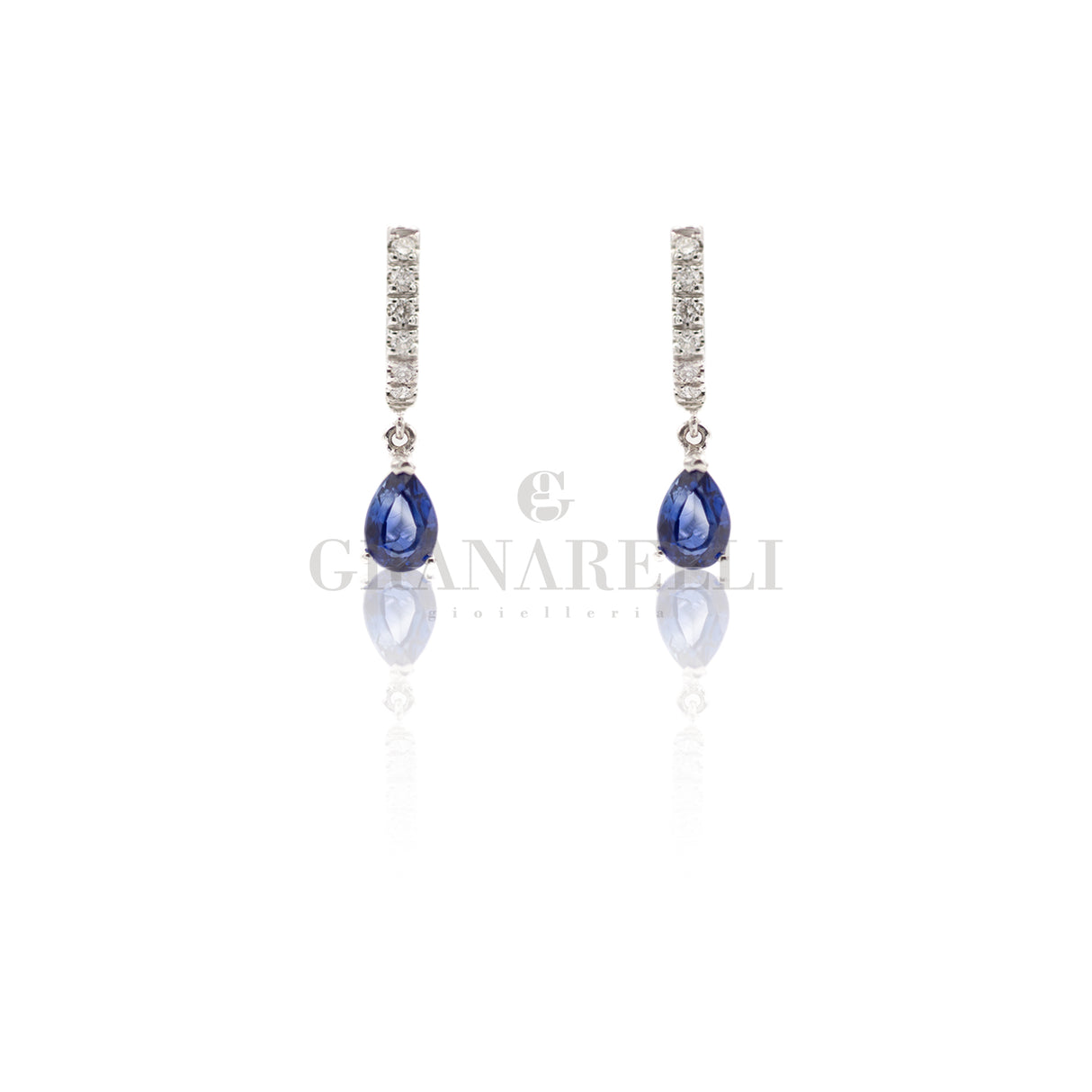 エメラルドオーバルイヤリング