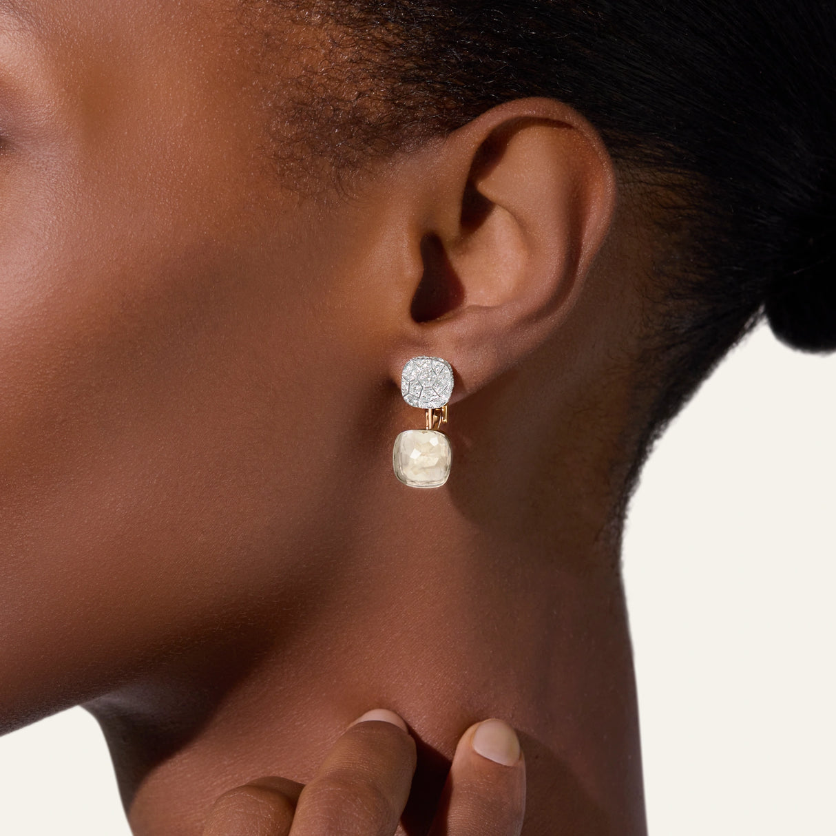 Orecchini Nudo in Oro Rosa e Bianco con Topazi Bianchi e Diamanti-Orecchini-POMELLATO-Gioielleria Granarelli