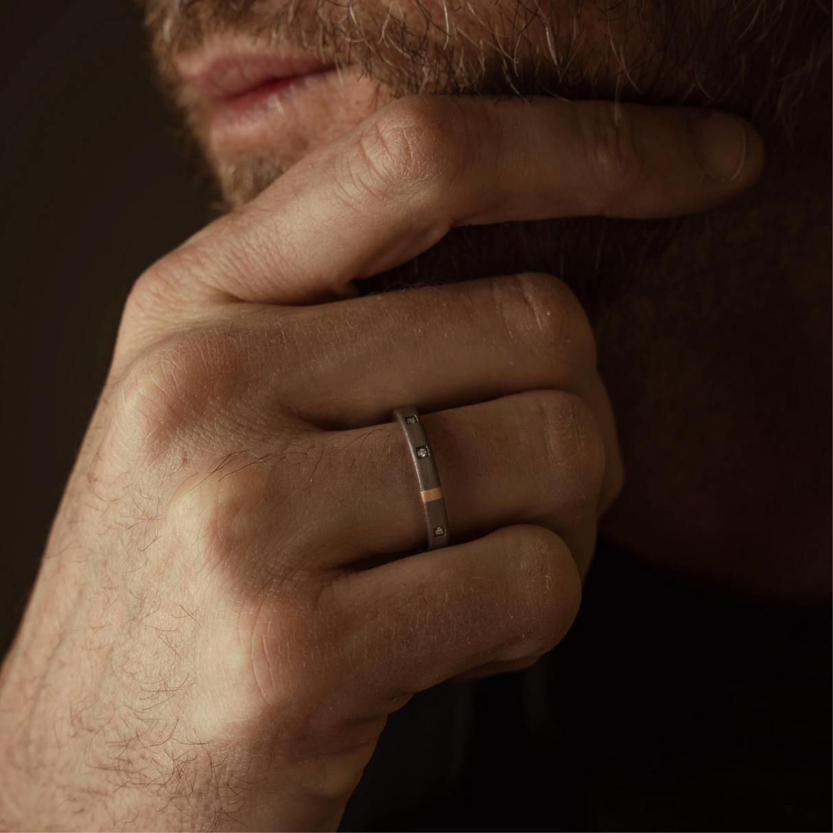 Anello Veretta Girodito Titanio Oro e 10 Diamanti Bianchi