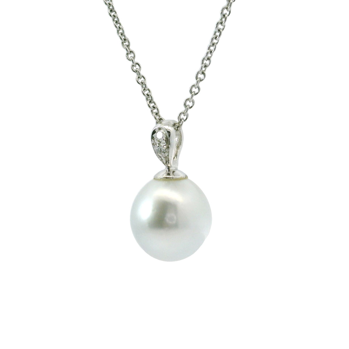 Pendientes de arrastre con diamantes.