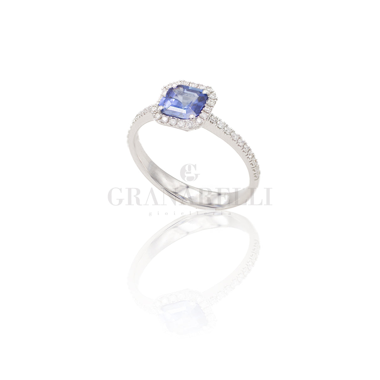 Anello in Oro Bianco con Zaffiro 1.13kt e Diamanti