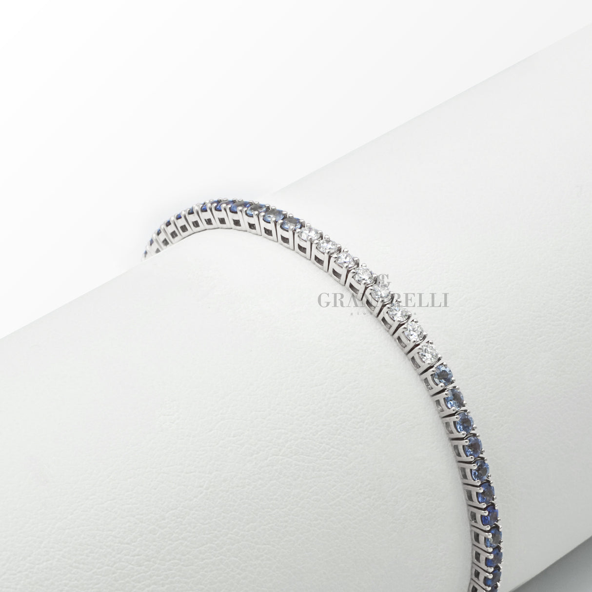 Bracciale Tennis Zaffiri Blu sfumati in Oro Bianco