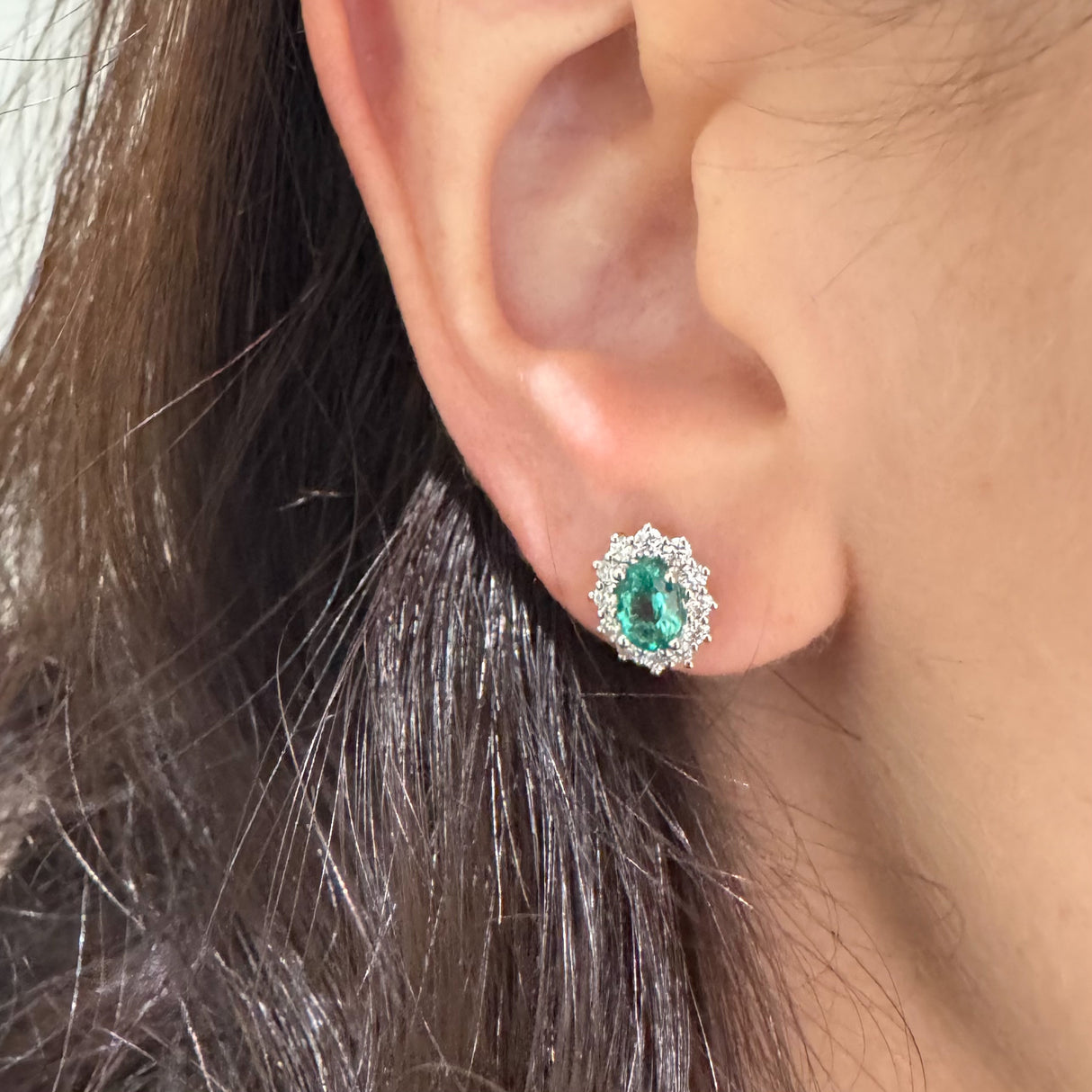 Orecchini Smeraldo Ovale 0.95kt e Diamanti