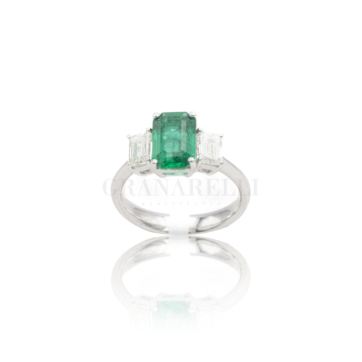 Anello in Oro Bianco con Smeraldo 1.67Kt e Diamanti-Anelli-GRANARELLI-Gioielleria Granarelli