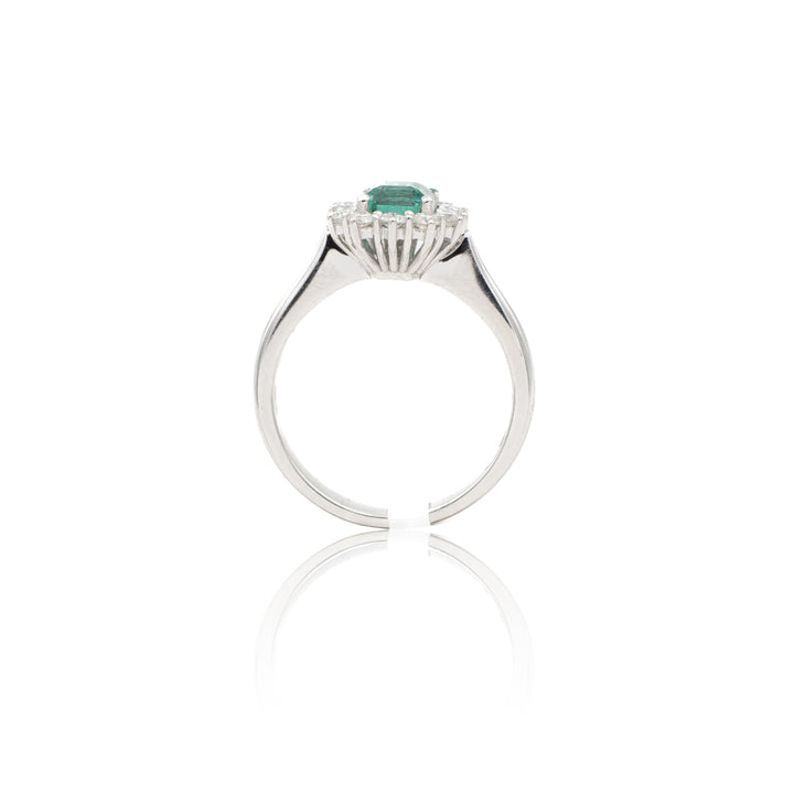 Anello in Oro Bianco con Smeraldo 0.93kt e Diamanti