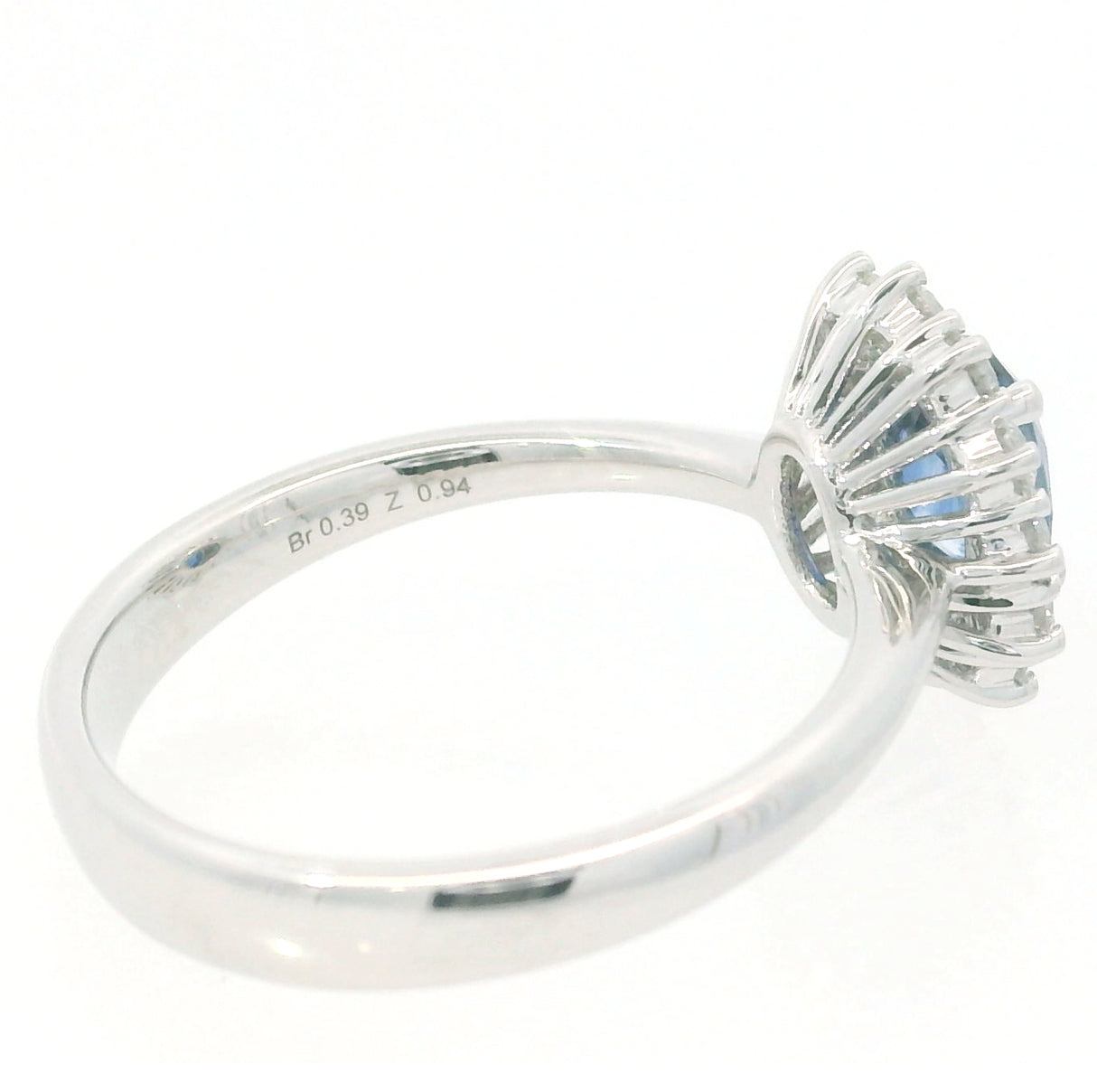 Anello in Oro Bianco con Zaffiro 0.94kt e Diamanti