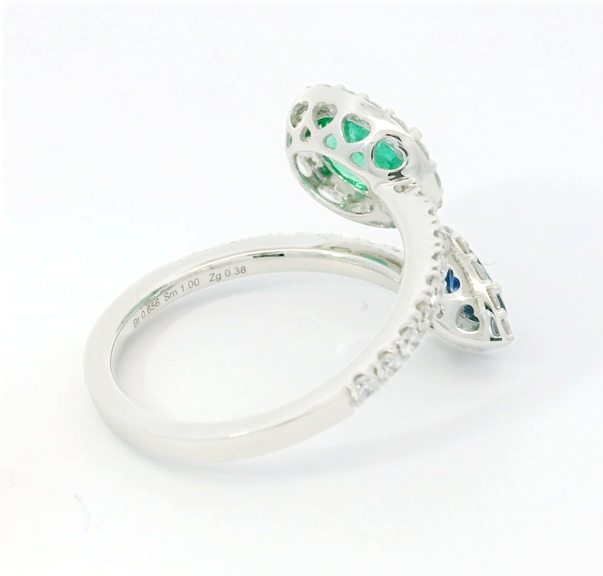 Anello doppio in Oro Bianco con Smeraldo 1.00kt e Zaffiro 0.38kt con Diamanti