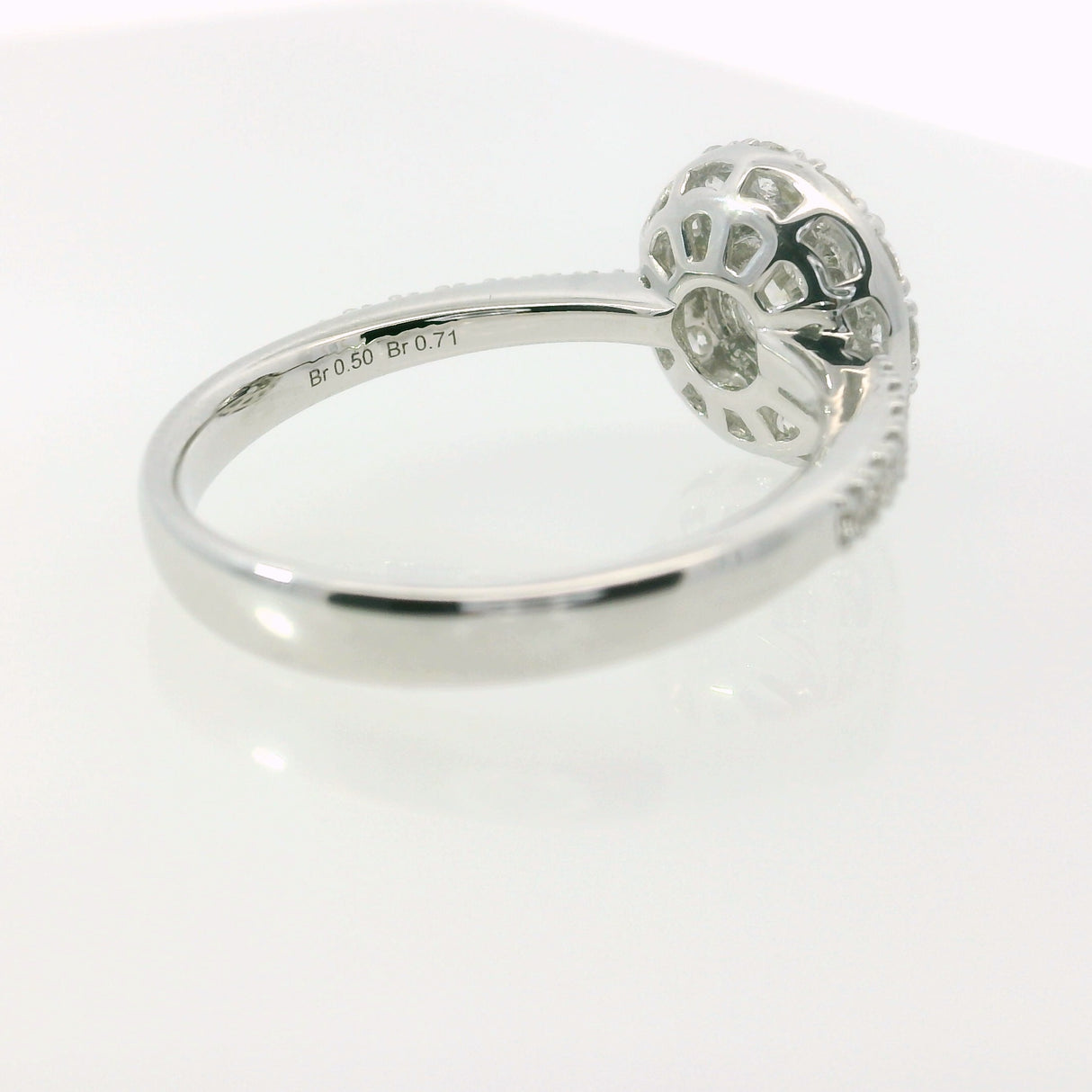 Anello Halo Oro bianco e Diamanti 0.71 GIA