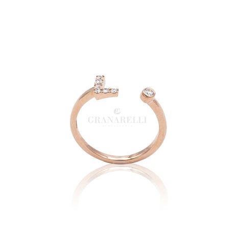 Anello Iniziale Lettera L con Diamanti Oro Rosa-Anelli-CRIVELLI- [SKU] -Gioielleria Granarelli