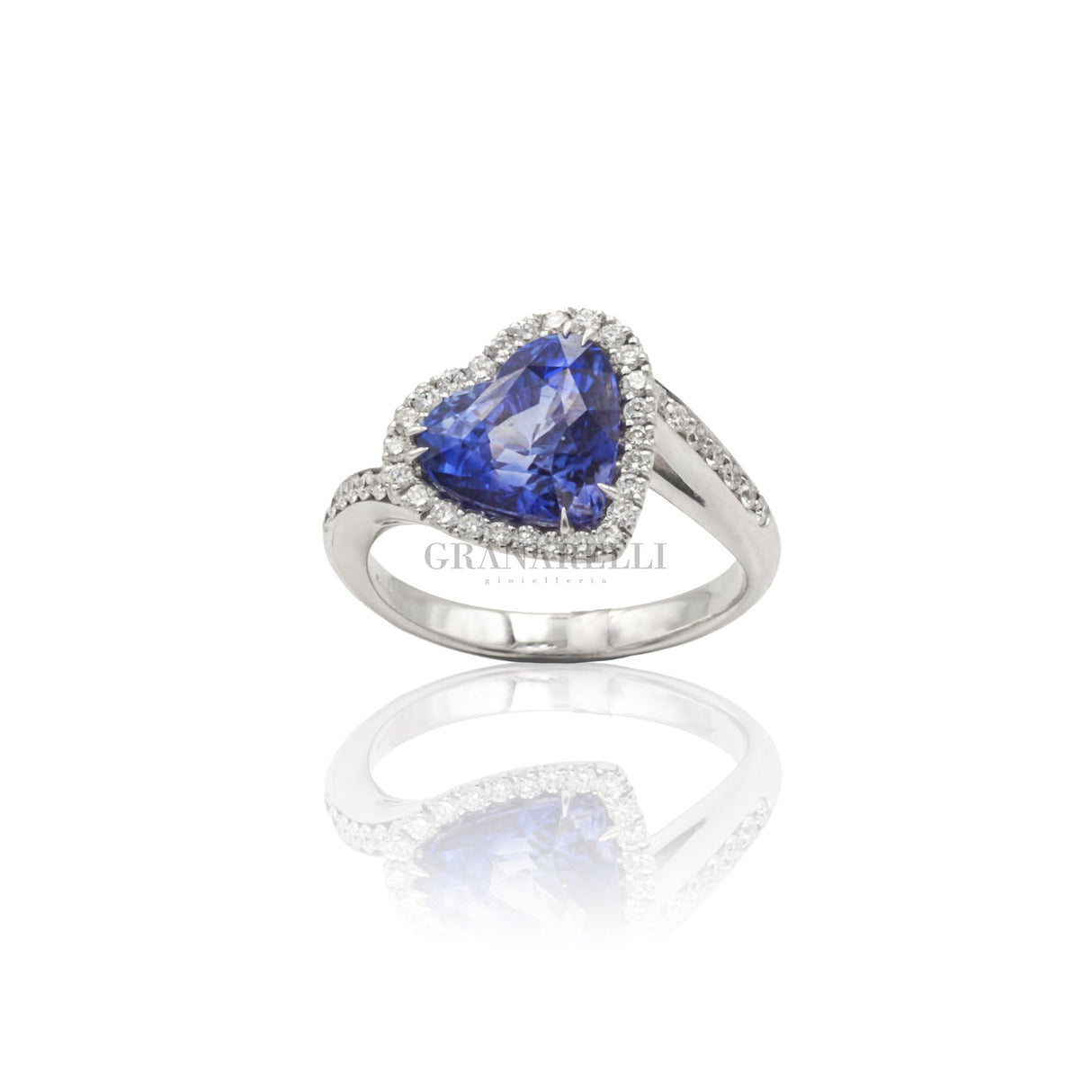 Anello Zaffiro 4.57kt taglio Cuore e Diamanti in Oro Bianco-CRIVELLI-000-3172NS-Gioielleria Granarelli