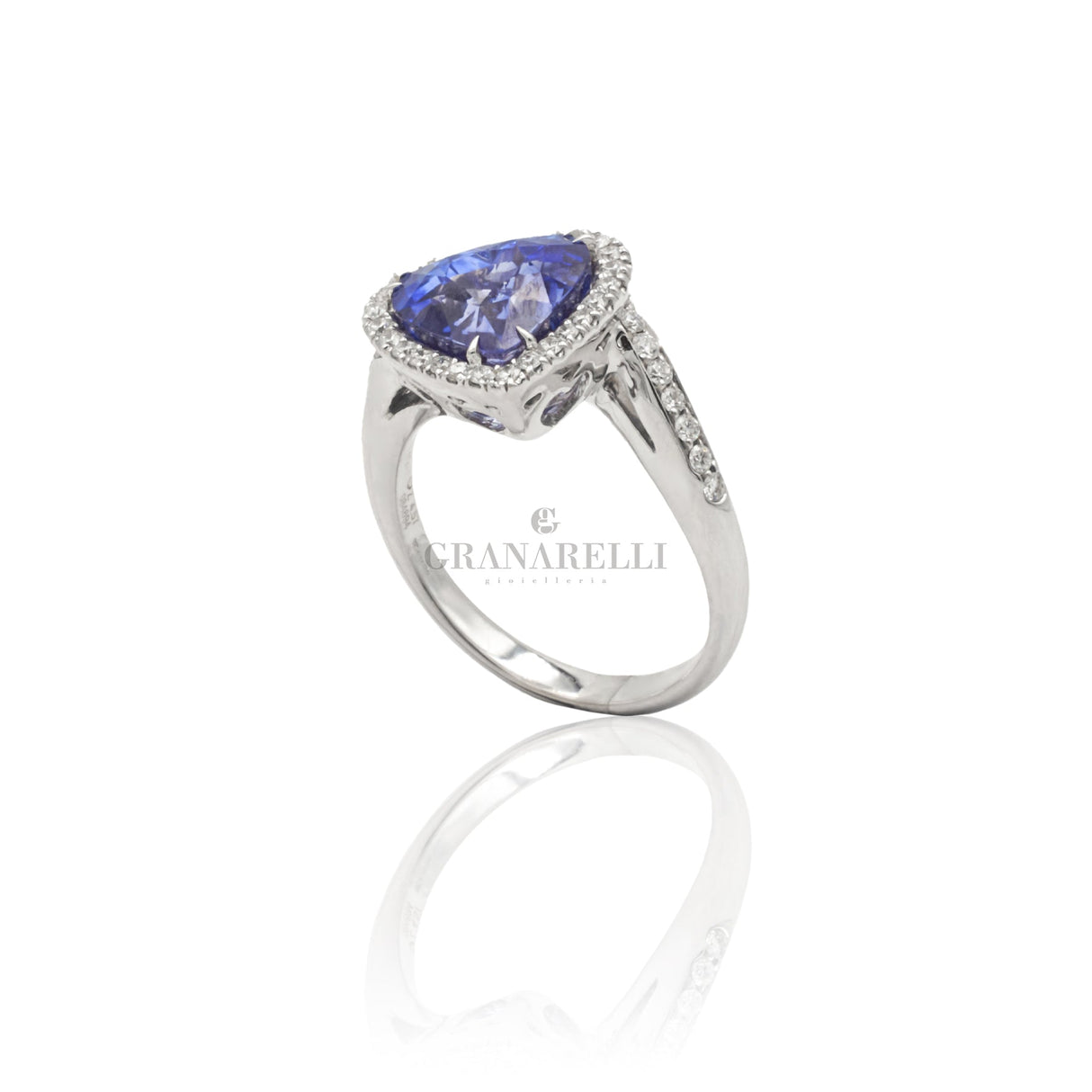 Anello Zaffiro 4.57kt taglio Cuore e Diamanti in Oro Bianco-CRIVELLI-000-3172NS-Gioielleria Granarelli