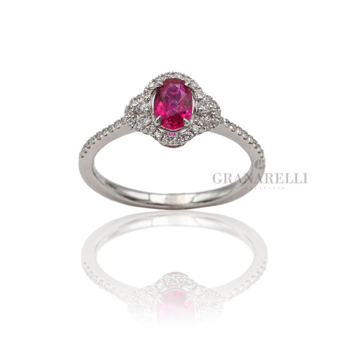 Anello con Rubino 0.53kt taglio Ovale e Diamanti-Anelli-CRIVELLI-Gioielleria Granarelli