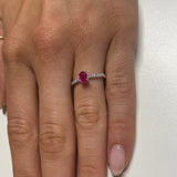 Anello con Rubino 0.57kt taglio Ovale e Diamanti-Anelli-GRANARELLI-Gioielleria Granarelli