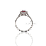 Anello con Rubino 0.58kt taglio Ovale e contorno di Diamanti-Anelli-GRANARELLI-Gioielleria Granarelli