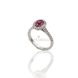 Anello con Rubino 0.58kt taglio Ovale e contorno di Diamanti-Anelli-GRANARELLI-Gioielleria Granarelli