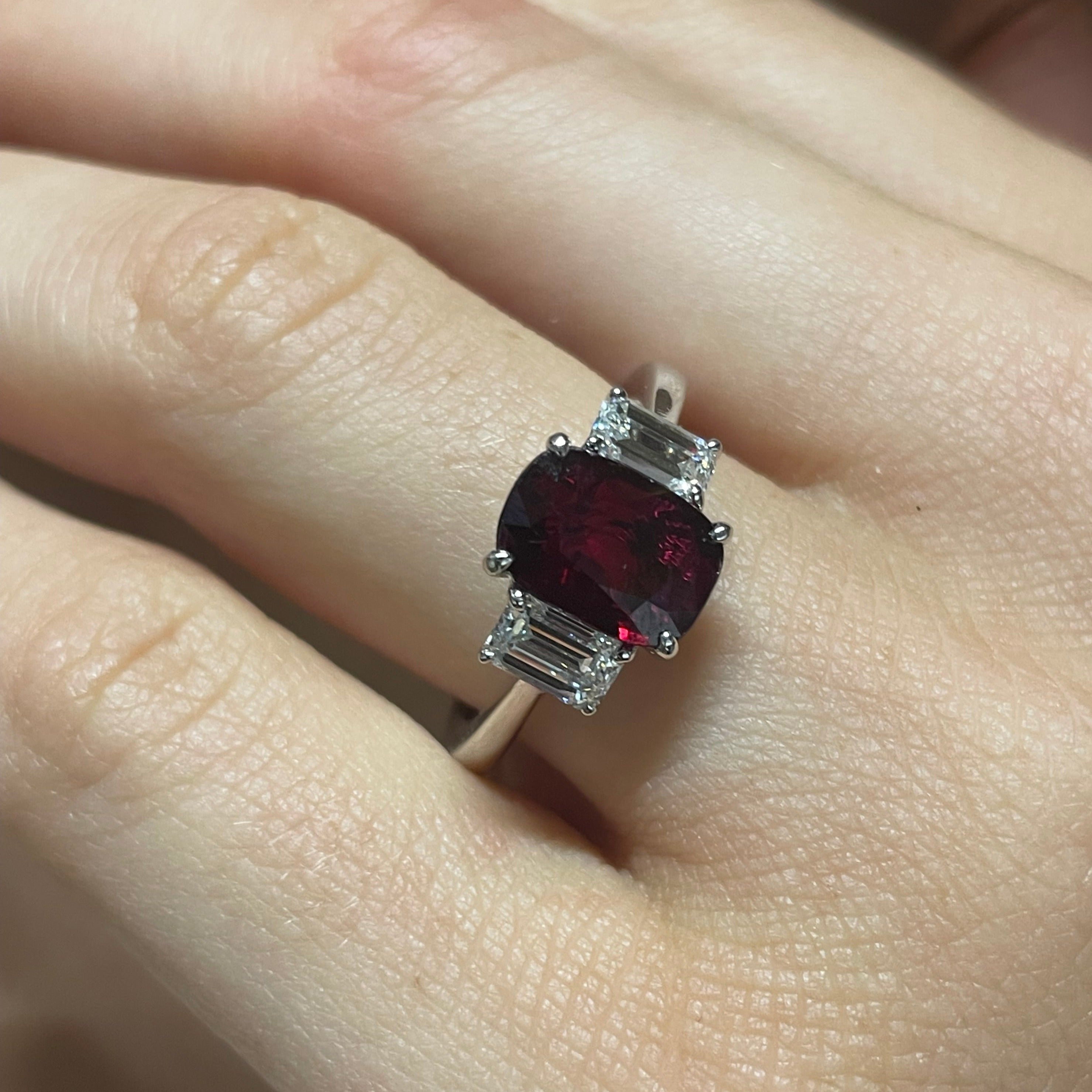 Crivelli flower ring with ruby and diamonds 108 CONT a