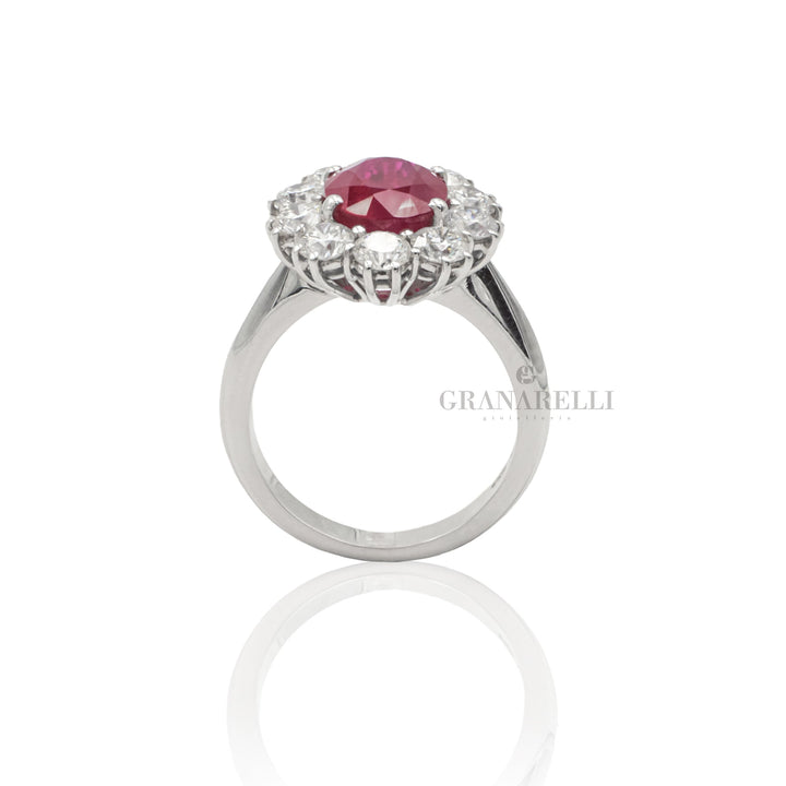 Anello con Rubino 3.23kt taglio Ovale e Diamanti-Anelli-CRIVELLI-15-Gioielleria Granarelli