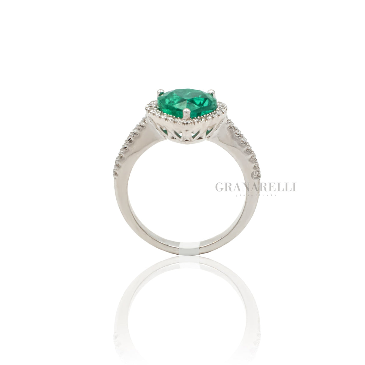 Anello in Oro Bianco con Smeraldo Cuore 2.27kt e Diamanti-Anelli-GRANARELLI-Gioielleria Granarelli