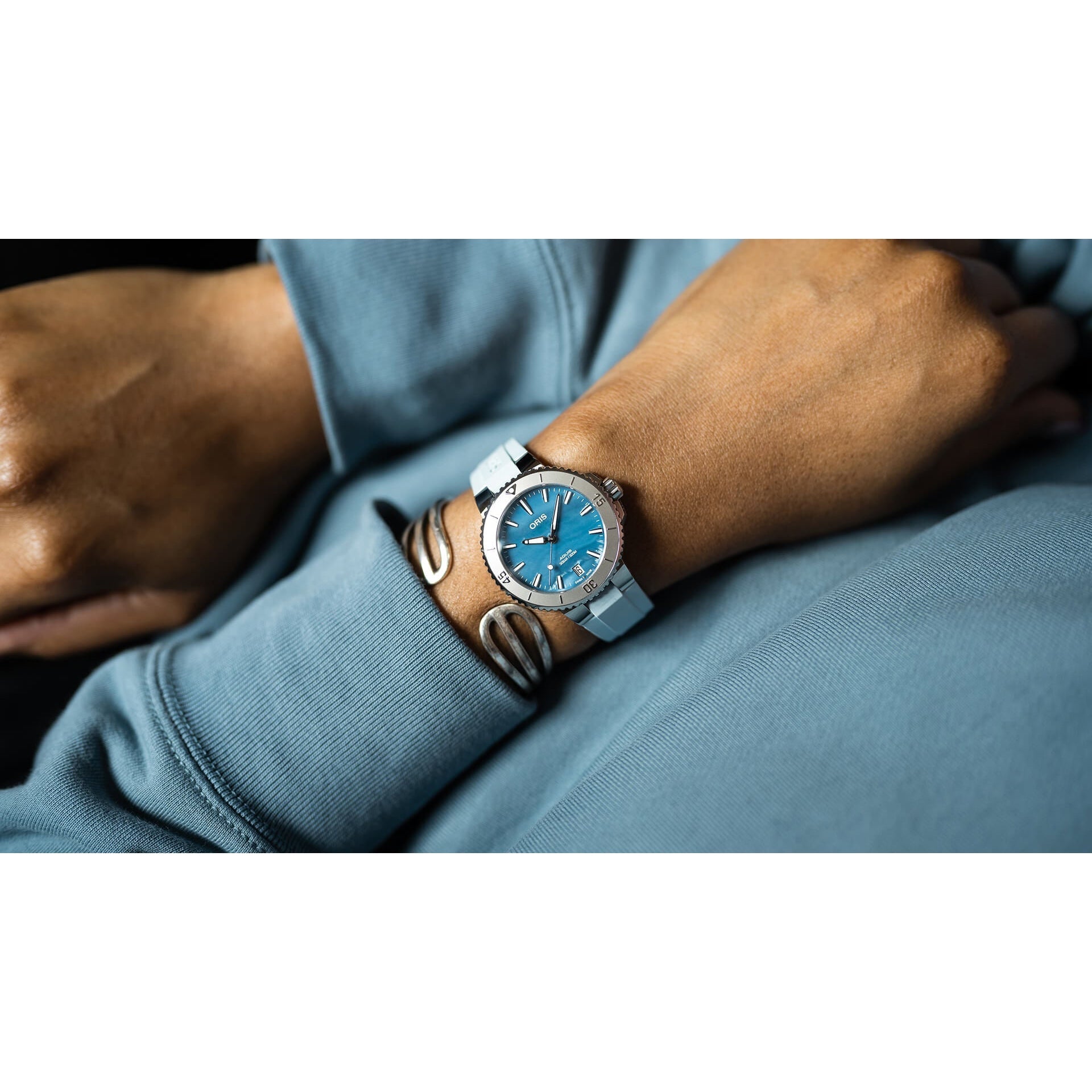 Oris aquis date discount azul