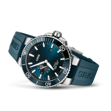 Aquis Small Second Date Blu-Orologi-ORIS-Gioielleria Granarelli