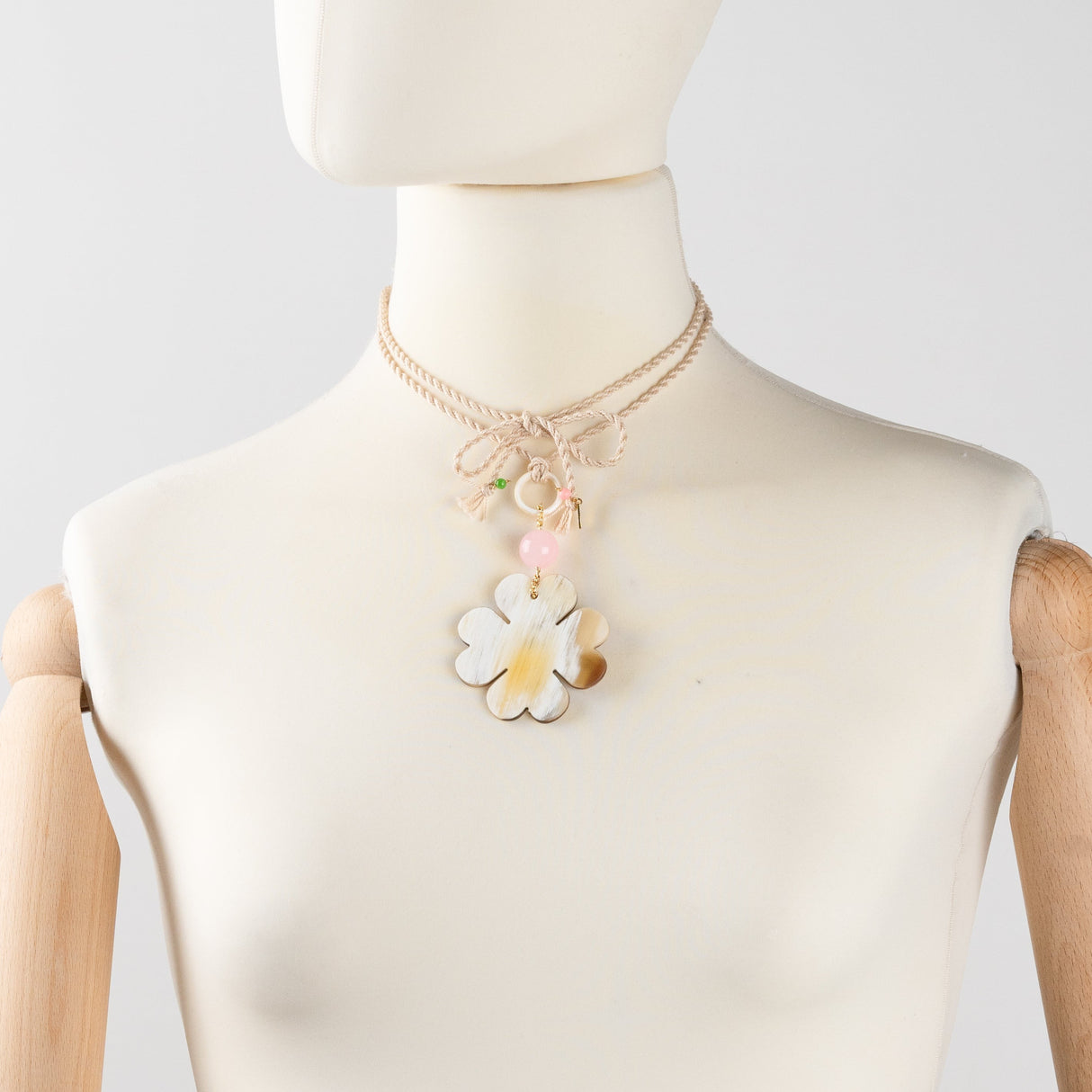 Collana Corda Quadrifoglio Corno e Pietra Rosa-Girocolli-AMLÈ-Gioielleria Granarelli