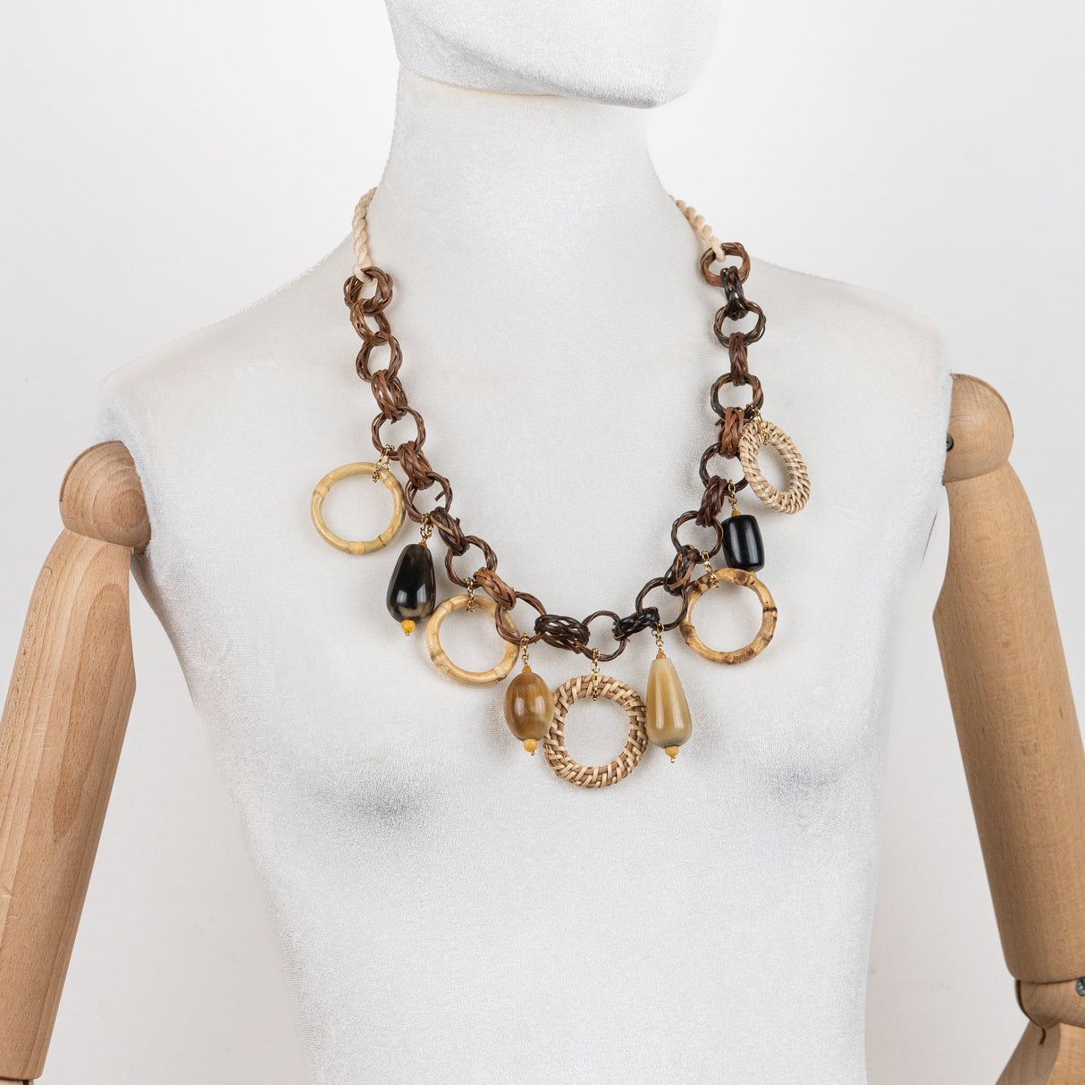 Collana Rafia