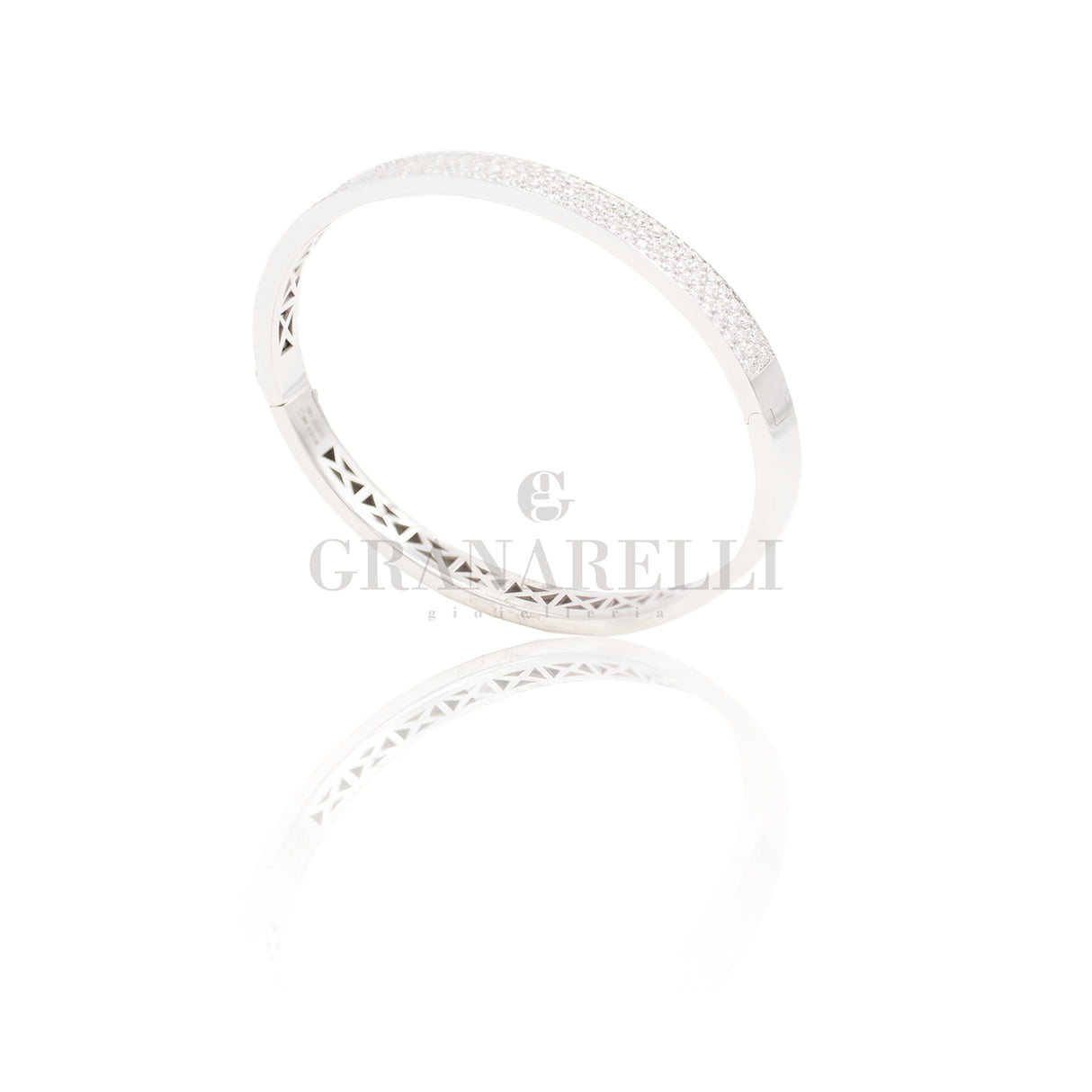 Rigid bracelet with white gold diamonds in white gold