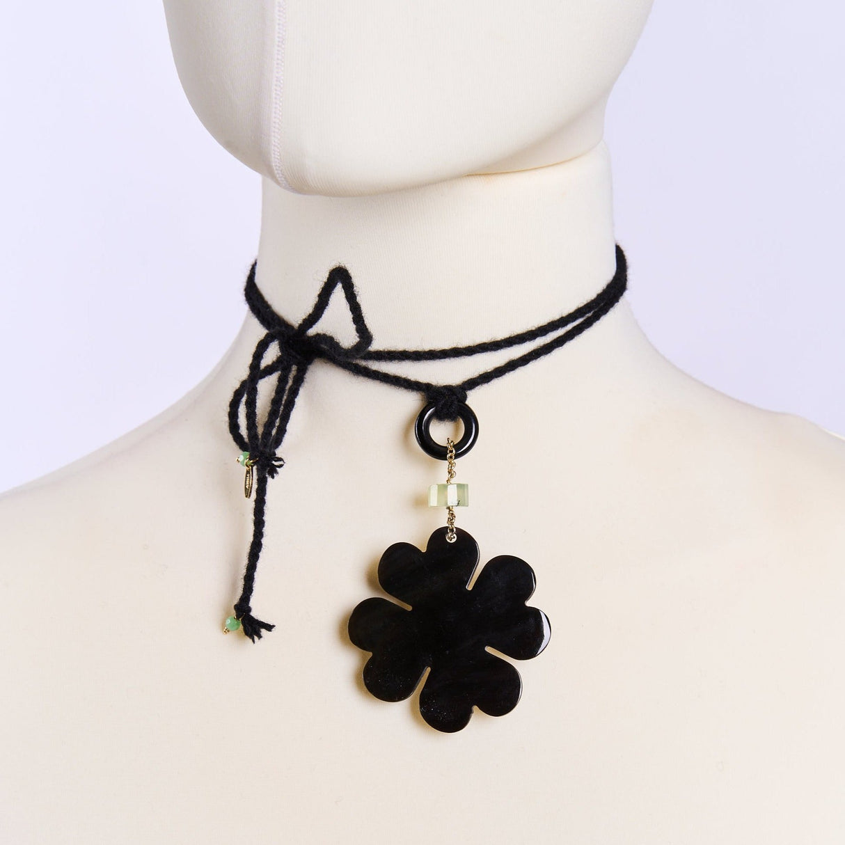 Collana cordino con Quadrifoglio Nero e Pietra-Girocolli-AMLÈ-Gioielleria Granarelli