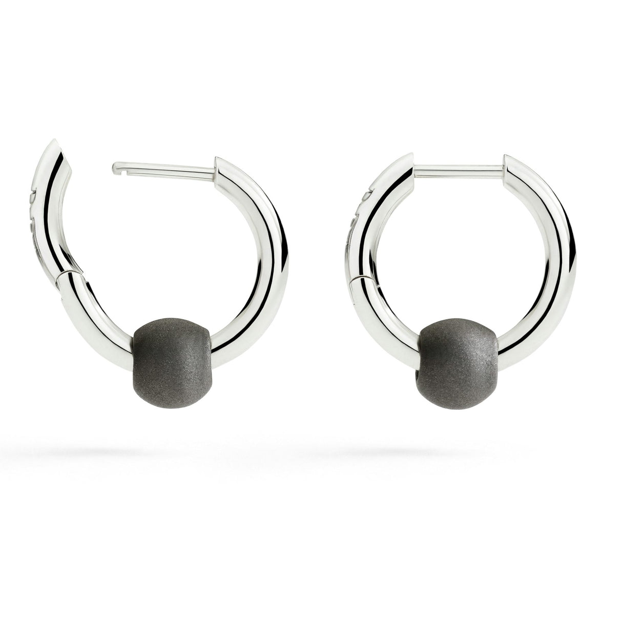 Orecchino DoDo Pepita Hoop Argento e Titanio