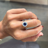 Anello in Oro Bianco con Zaffiro 1.38kt e Diamanti