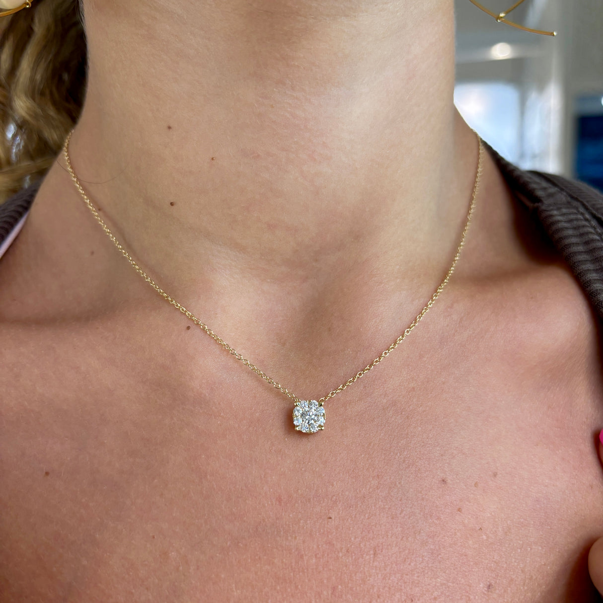 Diamond flower crew 0.49kt in white gold