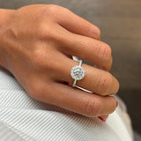 Anello Halo Oro bianco e Diamanti 0.59 GIA