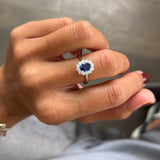Anello in Oro Bianco con Zaffiro 0.95kt e Diamanti