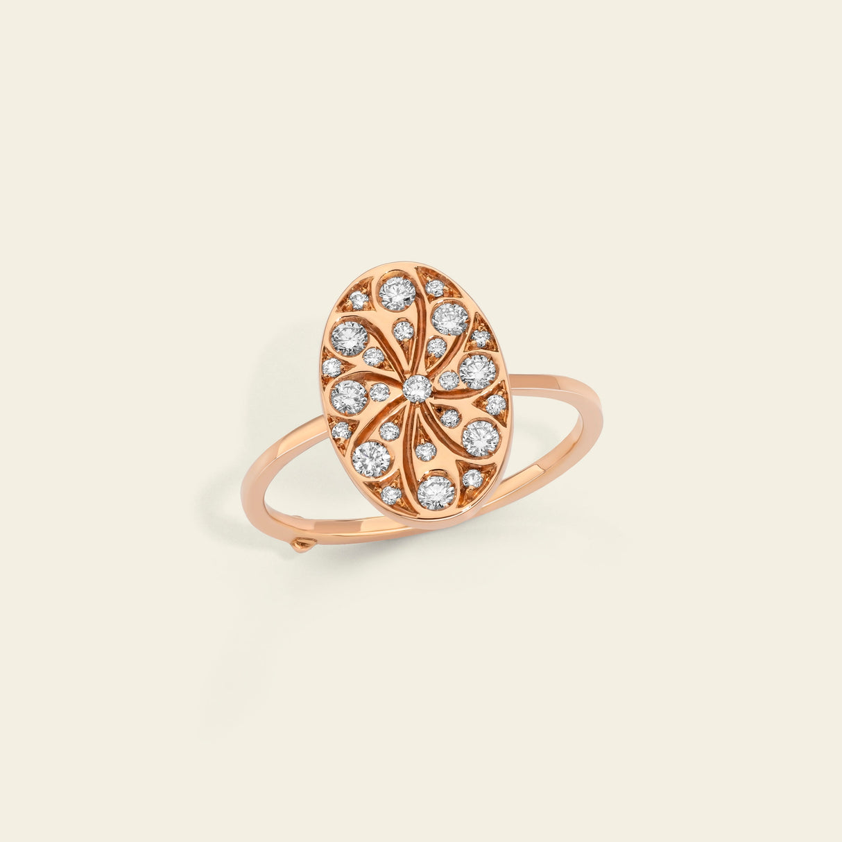 Anello Sigillo Ovale con Diamanti