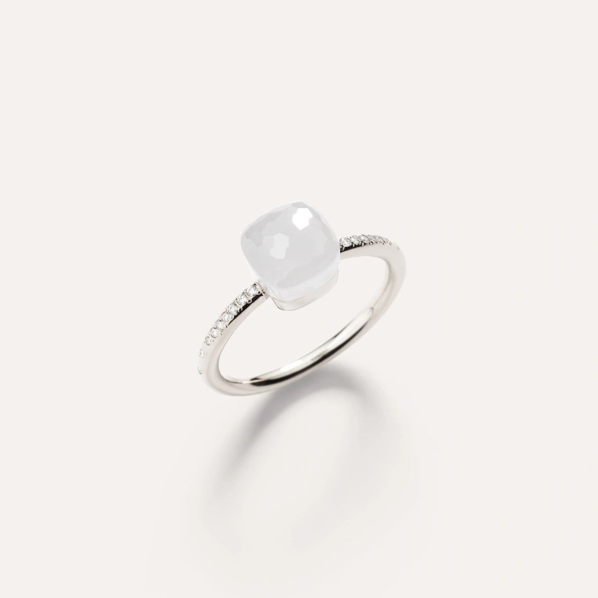 Anello Nudo Petit Oro Bianco e quarzo milky-Anelli-POMELLATO-Gioielleria Granarelli